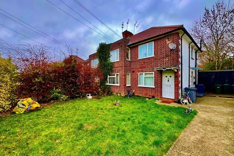 3 bedroom maisonette for sale, Laleham Avenue, London, NW7