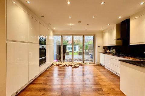 3 bedroom maisonette for sale, Laleham Avenue, London, NW7