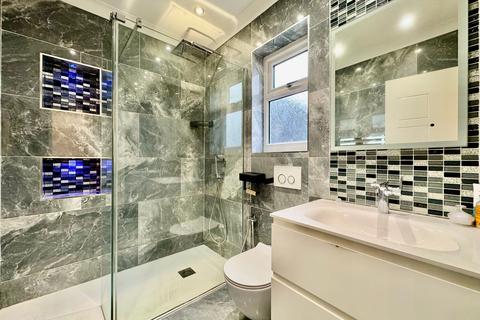 3 bedroom maisonette for sale, Laleham Avenue, London, NW7