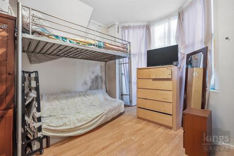 2 bedroom house for sale, Shobden Road., London