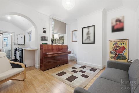 2 bedroom house for sale, Shobden Road., London