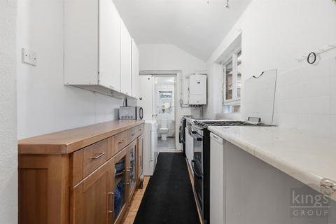 2 bedroom house for sale, Shobden Road., London