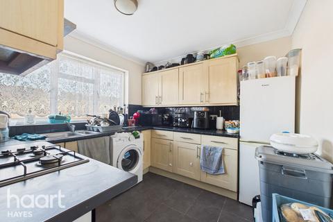 2 bedroom flat for sale, Croyde Avenue, Hayes