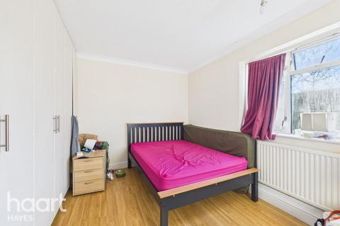 2 bedroom flat for sale, Croyde Avenue, Hayes