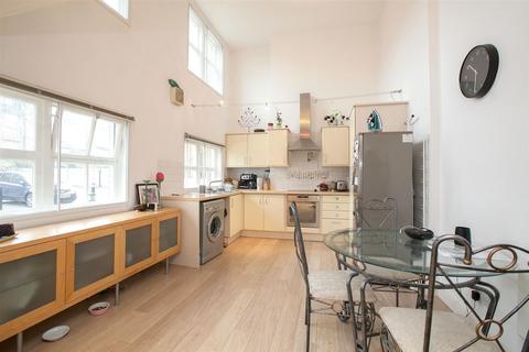 2 bedroom apartment for sale, Scholars Place, London, N16