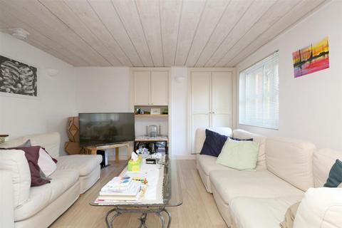 2 bedroom apartment for sale, Scholars Place, London, N16