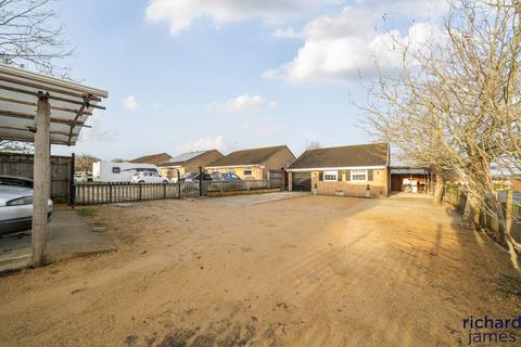 2 bedroom bungalow for sale, Whitecastle, Toothill, Swindon, SN5