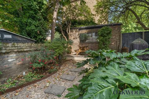 2 bedroom flat for sale, Evering Road, London, N16