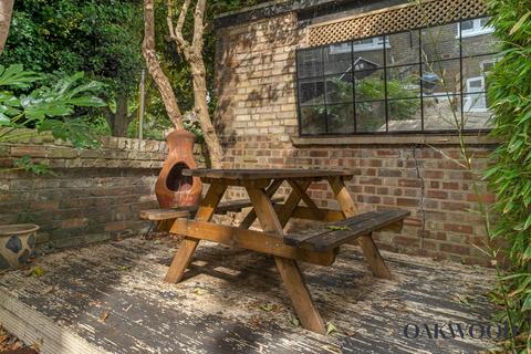 2 bedroom flat for sale, Evering Road, London, N16