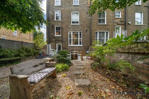 2 bedroom flat for sale, Evering Road, London, N16