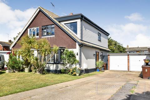 2 bedroom chalet for sale, Linnet Drive, Benfleet