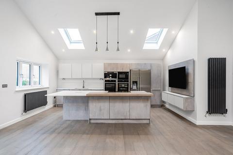 6 bedroom detached house for sale, Lymington Bottom Road, Four Marks, Alton, Hampshire