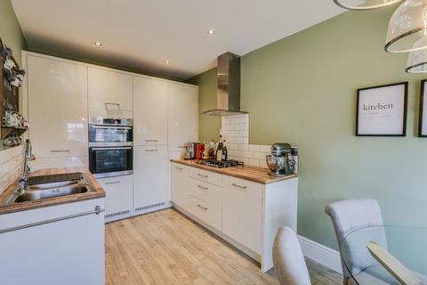 4 bedroom semi-detached house for sale, Turing Fold, Horsforth, Leeds, West Yorkshire, LS18