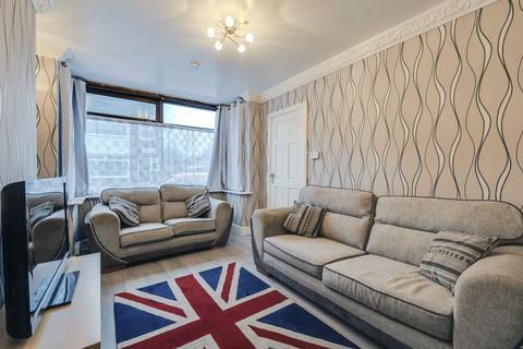 3 bedroom end of terrace house for sale, Ashby Terrace, Bramley, Leeds, West Yorkshire, LS13