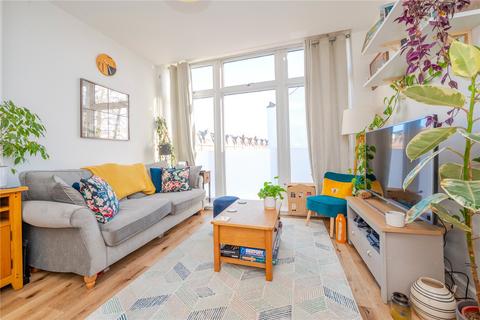 2 bedroom apartment for sale, Heath Road, Twickenham