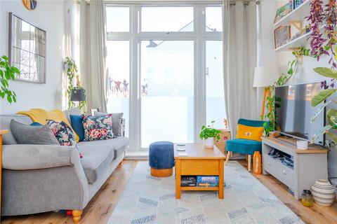 2 bedroom apartment for sale, Heath Road, Twickenham