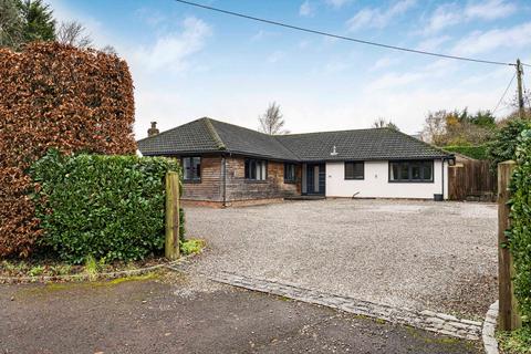 4 bedroom bungalow for sale - Lymington Bottom, Four Marks, Alton, Hampshire