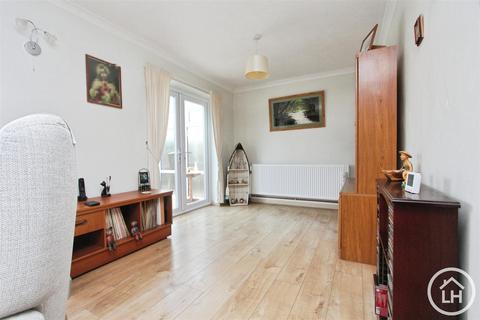 4 bedroom detached house for sale, Southsea Avenue, Minster On Sea, Sheerness, ME12