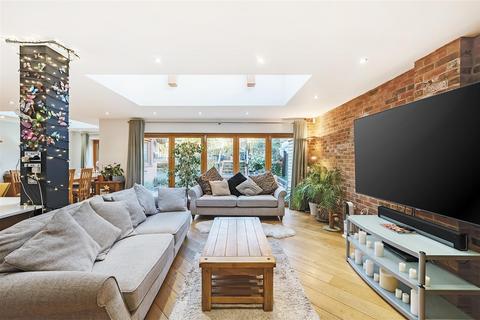 undefined, Dunstable Road, Studham, LU6