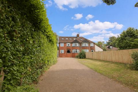 undefined, Dunstable Road, Studham, LU6
