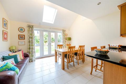 5 bedroom detached house for sale, Grove Road, Tring
