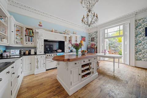 6 bedroom detached house for sale, Old Road East, Gravesend DA12