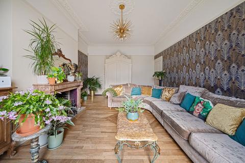 6 bedroom detached house for sale, Old Road East, Gravesend DA12