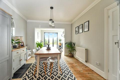 3 bedroom end of terrace house for sale, Second Avenue, Gillingham, ME7