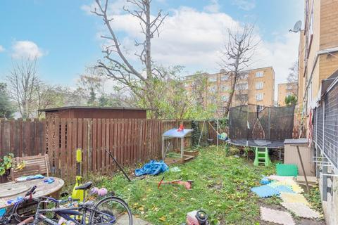 2 bedroom flat for sale, Mayville Estate, London, N16