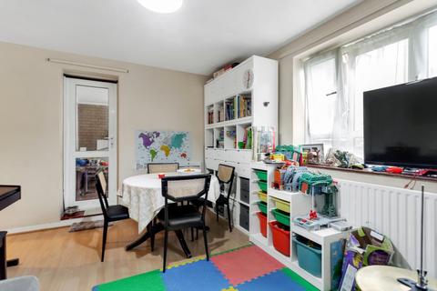 2 bedroom flat for sale, Mayville Estate, London, N16