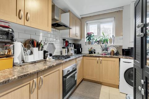 2 bedroom flat for sale, Mayville Estate, London, N16
