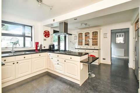5 bedroom detached house for sale, Boston Gardens, Rainham, Gillingham, ME8