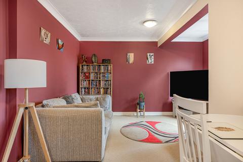 2 bedroom flat for sale, Church Street, Alton, Hampshire