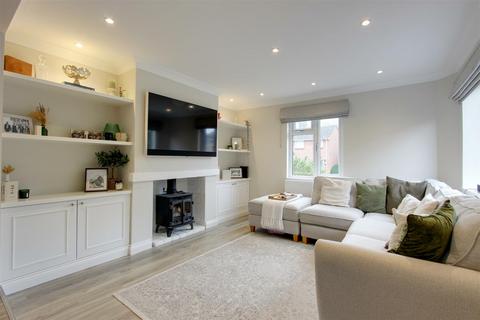 4 bedroom semi-detached house for sale, New Mill Terrace, Tring