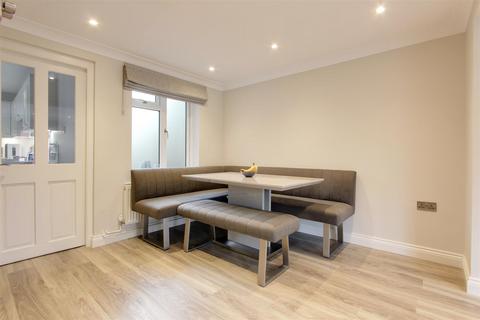 4 bedroom semi-detached house for sale, New Mill Terrace, Tring
