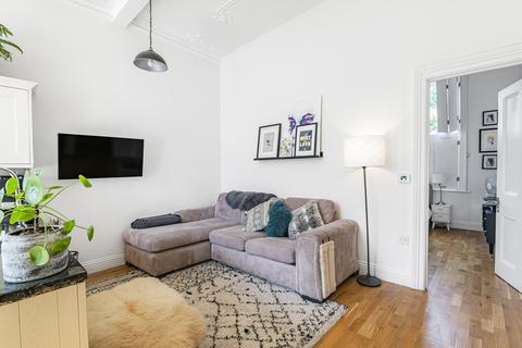 1 bedroom apartment for sale, Queens Drive, London N4