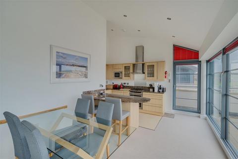 2 bedroom apartment for sale, Quayside, West Bay