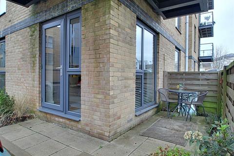 1 bedroom apartment for sale, Nash Mills Wharf
