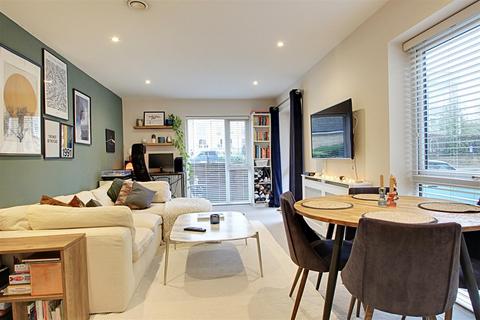 1 bedroom apartment for sale, Nash Mills Wharf