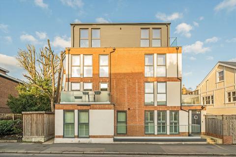 2 bedroom flat for sale, Worple Road, London SW19