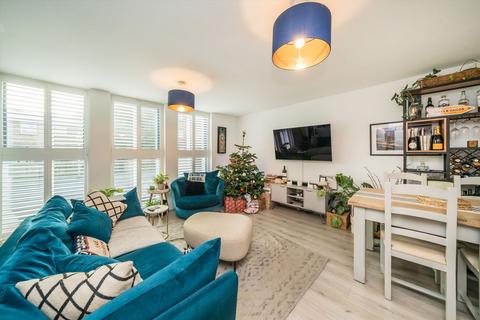 2 bedroom flat for sale, Worple Road, London SW19