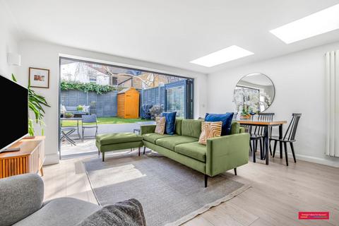 2 bedroom flat for sale - Henslowe Road, London, SE22
