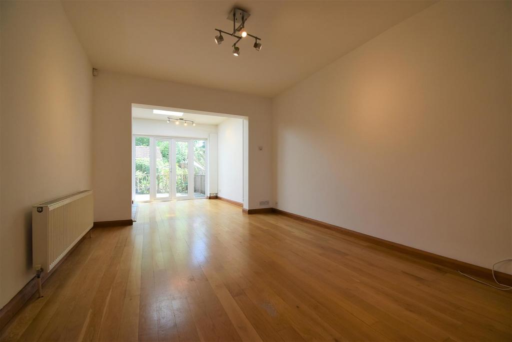 LOUNGE 2.jpg