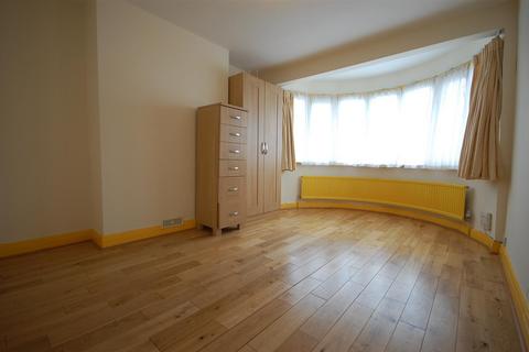 4 bedroom semi-detached house for sale, Torrington Road, Ruislip HA4