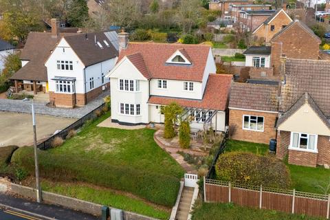 4 bedroom detached house for sale, Ashdon Road, Saffron Walden, CB10