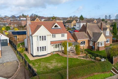 4 bedroom detached house for sale, Ashdon Road, Saffron Walden, CB10