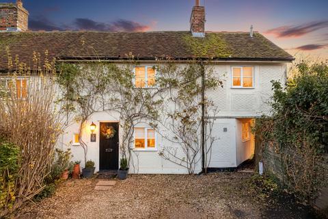 4 bedroom end of terrace house for sale, London Road, Newport, CB11