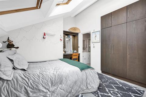 2 bedroom flat for sale, Brook Road, London NW2