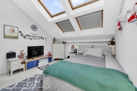 2 bedroom flat for sale, Brook Road, London NW2