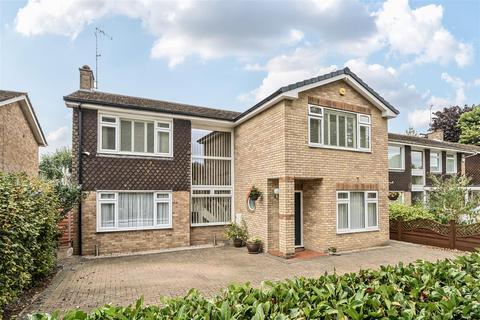 4 bedroom detached house for sale, Grove Road, Tring